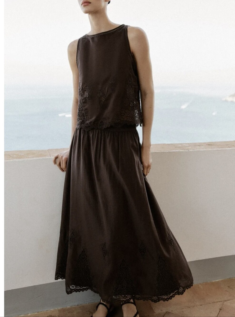 ❤️❤️SALE ENDS on Sep.5💔💔 Zara EMBROIDERED VOLUME MIDI SKIRT(M)